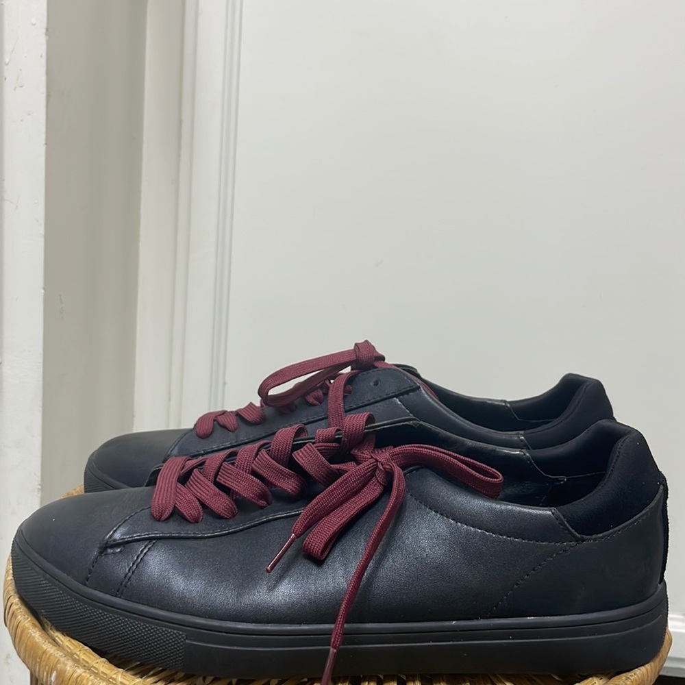 Clae all black mens